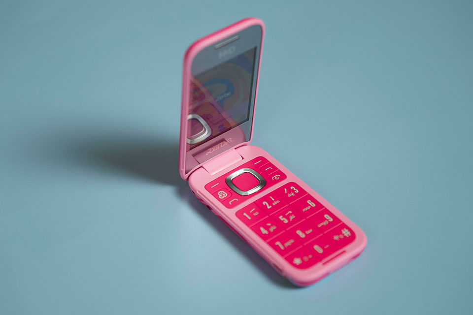 Alternatief voor de eerste smartphone van je kind: een dumbphone