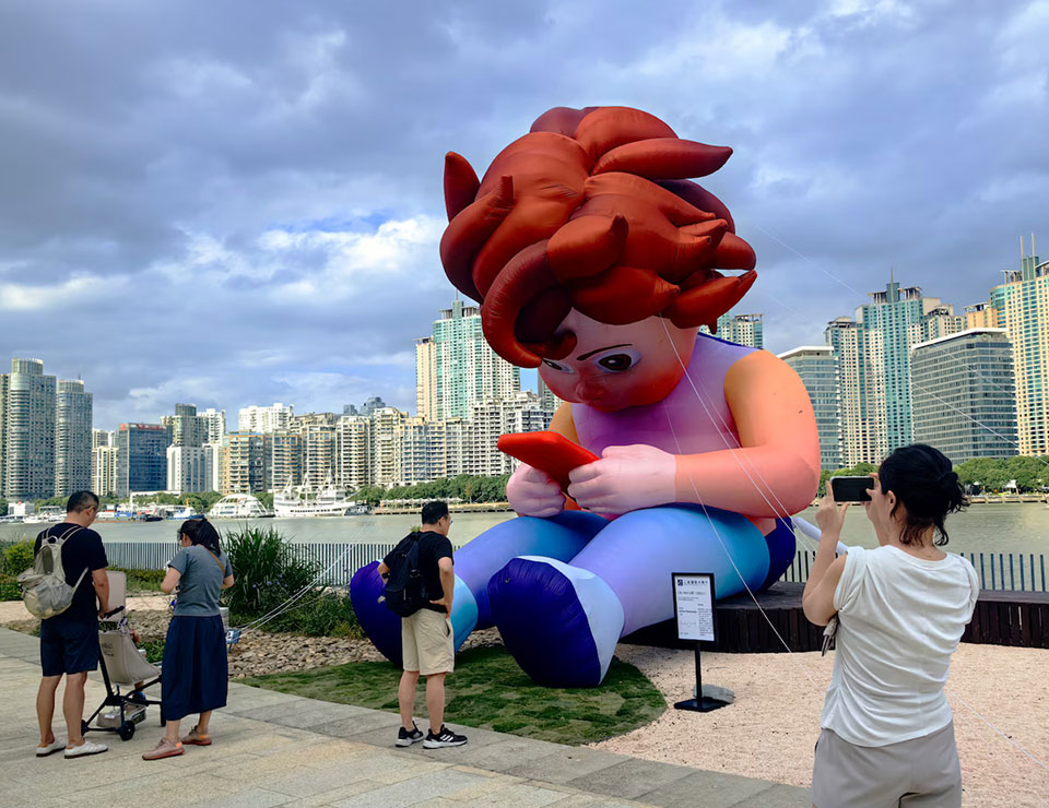 ByMyCellf 2025 - inflatable art Arthur Boniconte